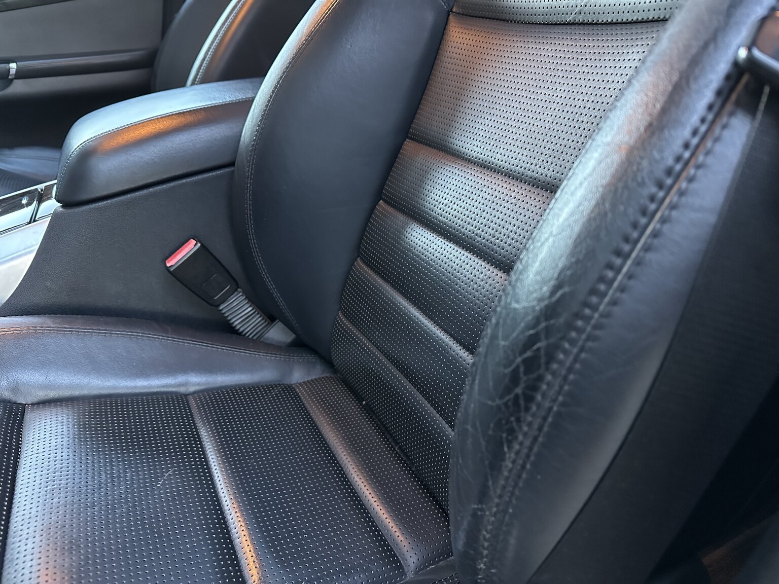 Innenraumfoto von 2007 Mercedes-Benz R63 AMG