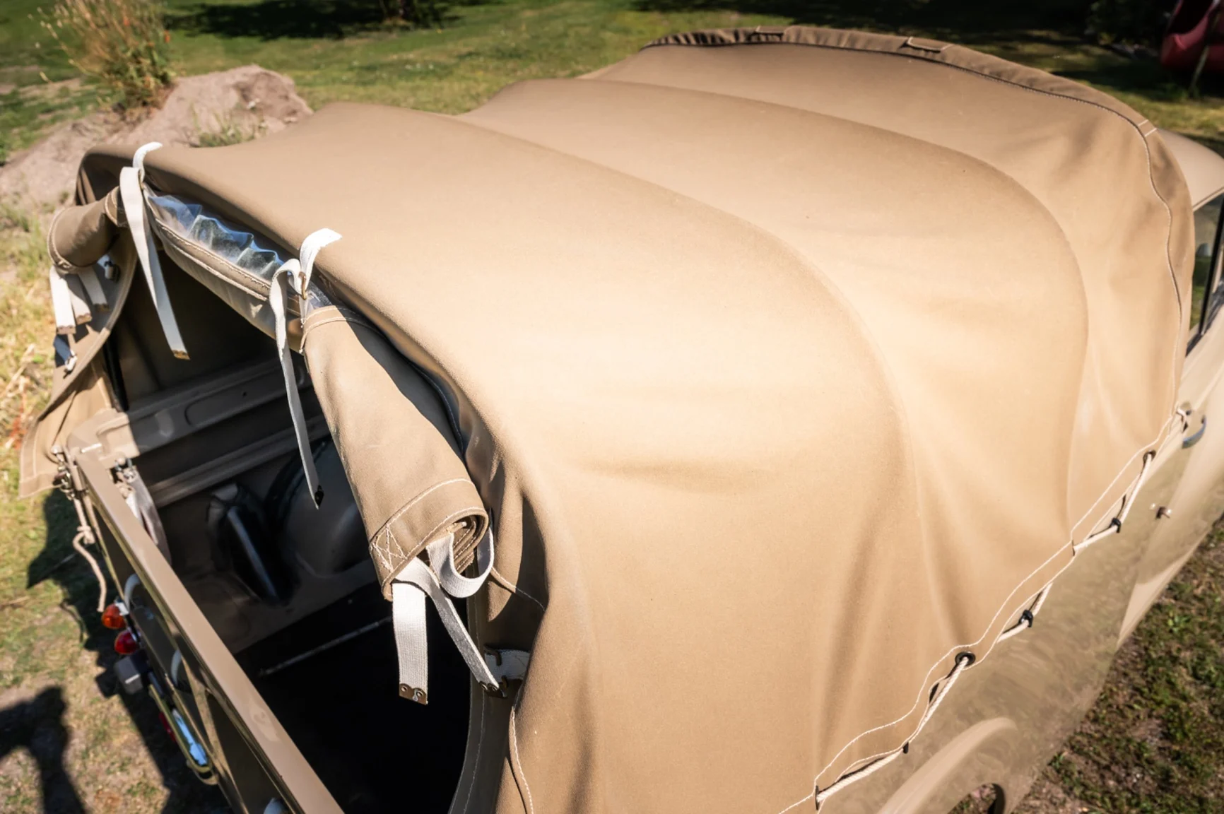 Exterior image of 1971 Morris Minor 1000 (53)