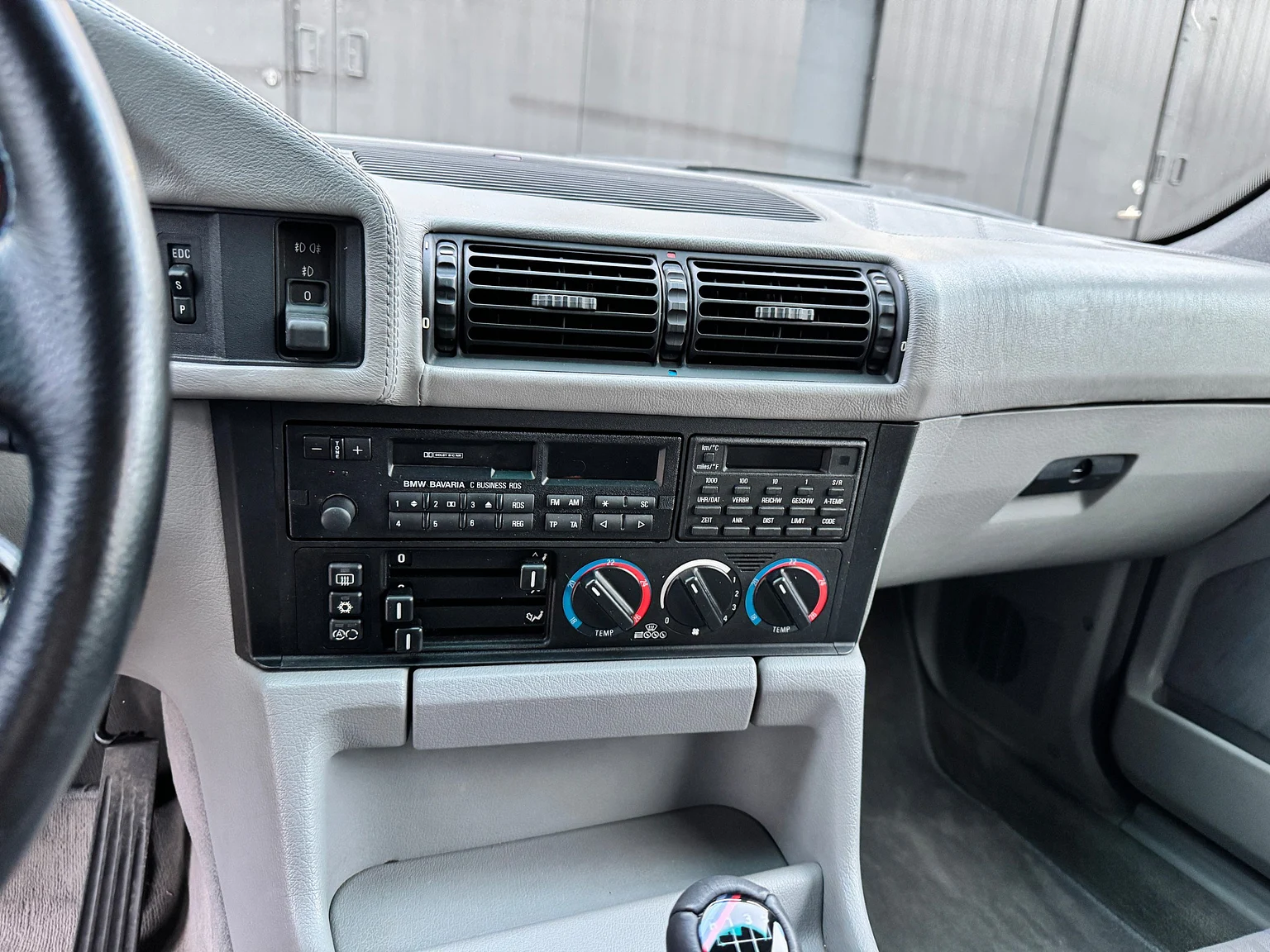 Innenraumfoto von 1993 BMW E34 M5 Touring  (13)