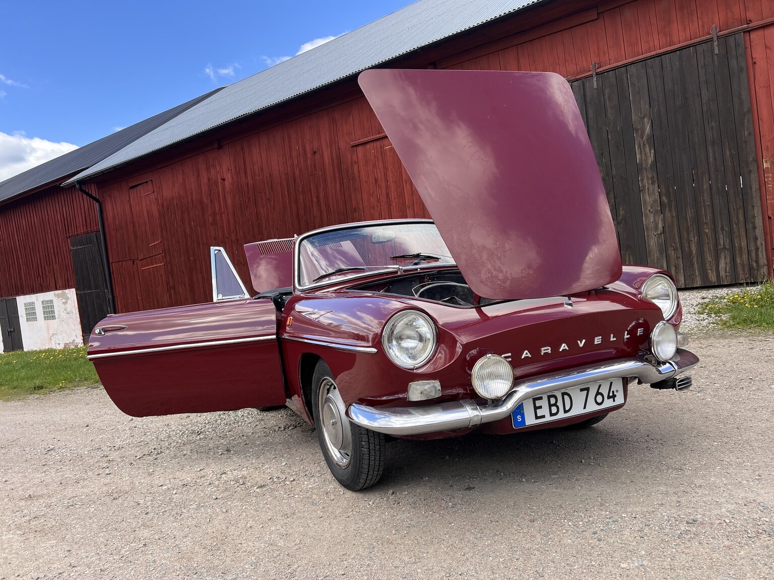 Exterior image of 1967 Renault Caravelle Coupé