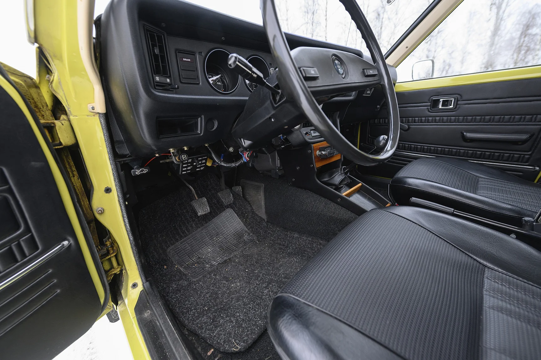 Interiörbild 1975 Toyota Corolla KE30 (2)