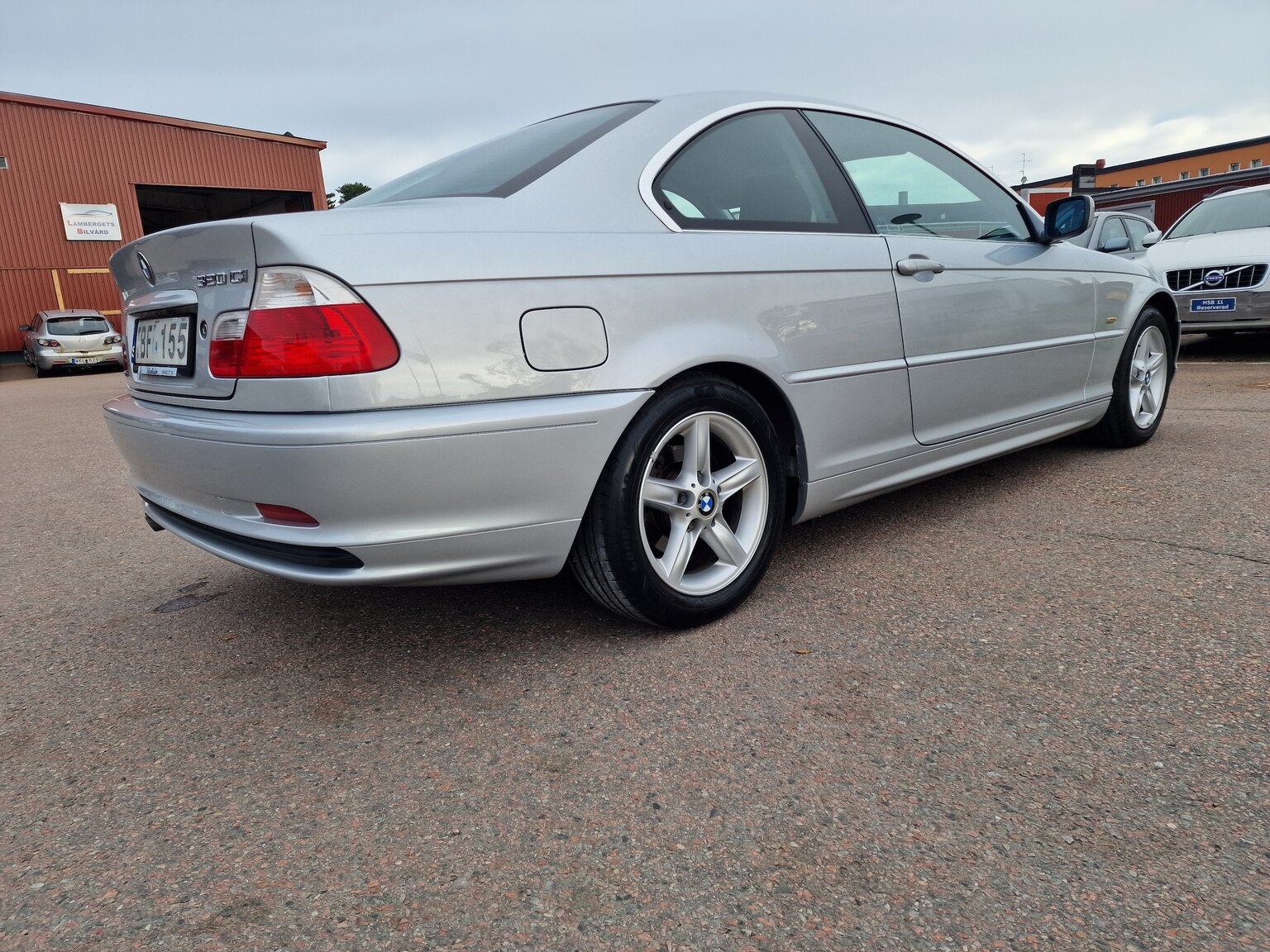 Exterior image of 2002 BMW 320Ci