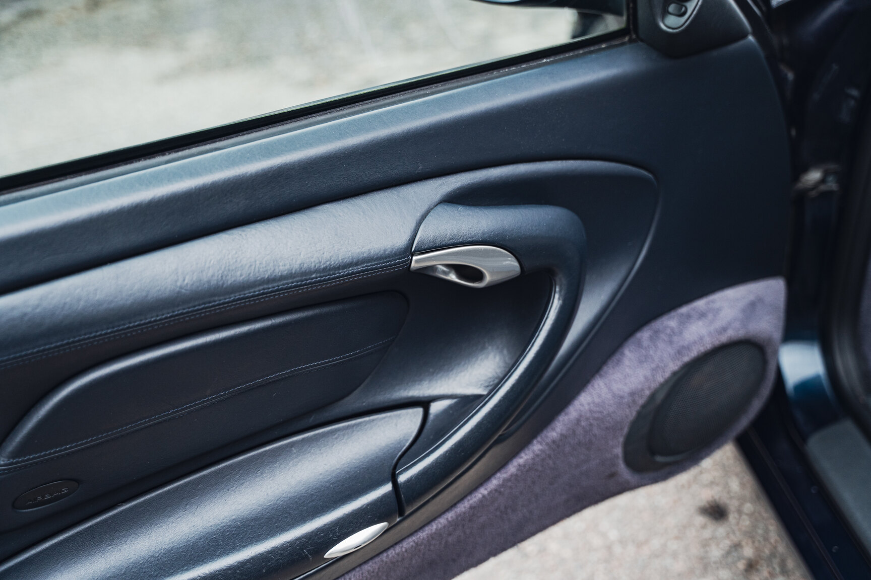 Interior image of 1999 Porsche 911 Carrera 4