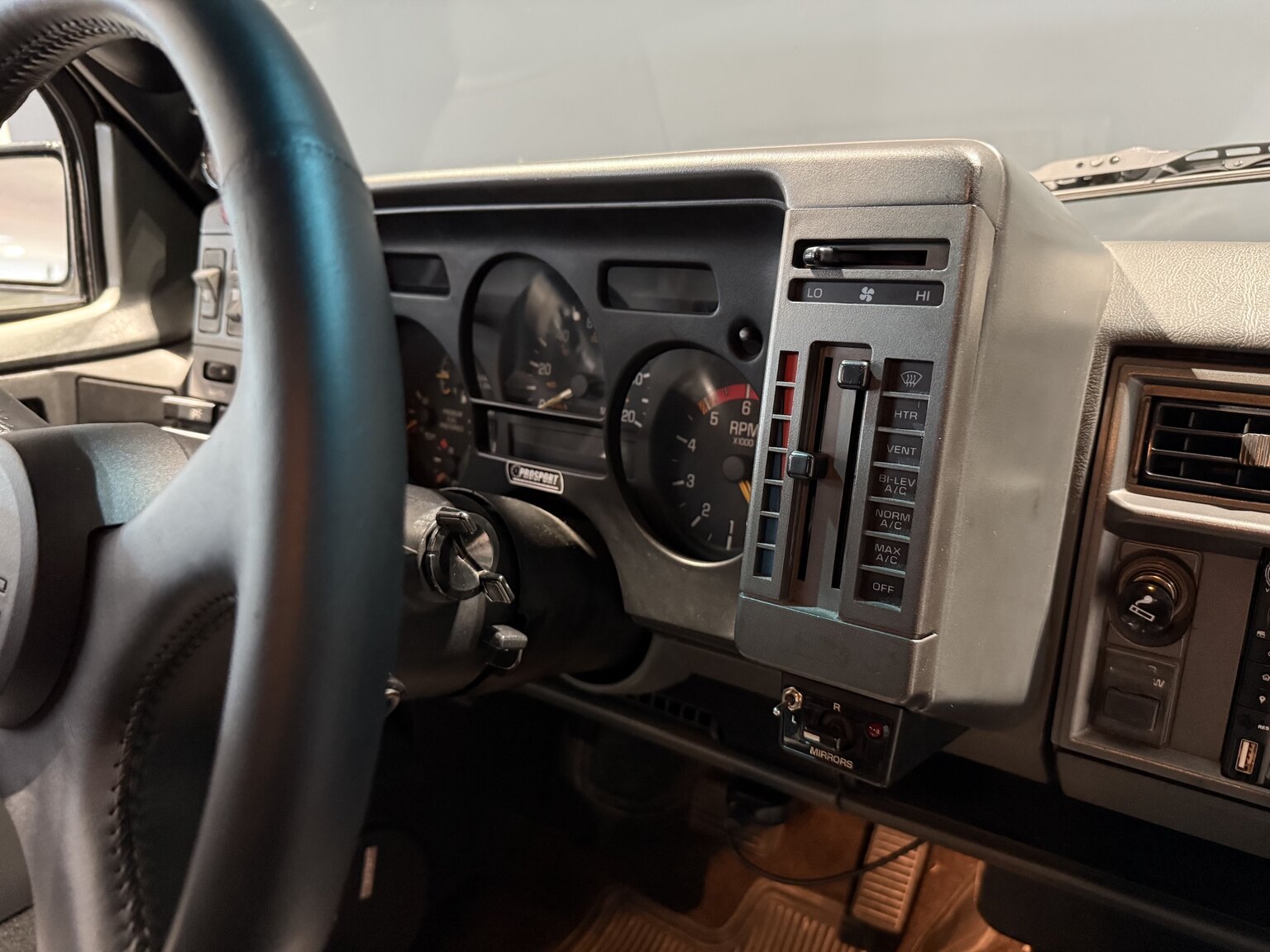 Interior image of 1992 GMC Typhoon 