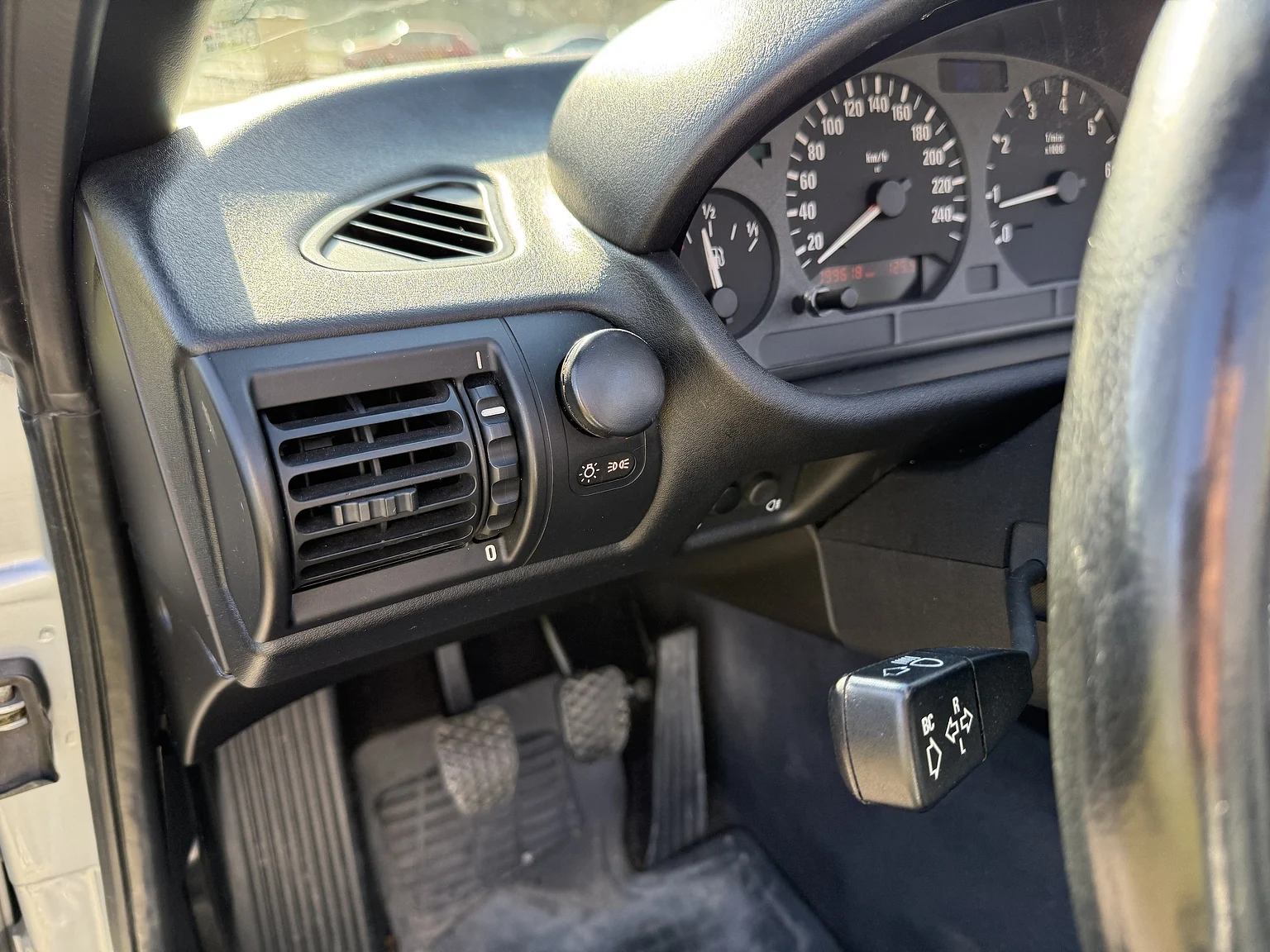 Innenraumfoto von 1996 BMW Z3 1.8 Z3 (14)