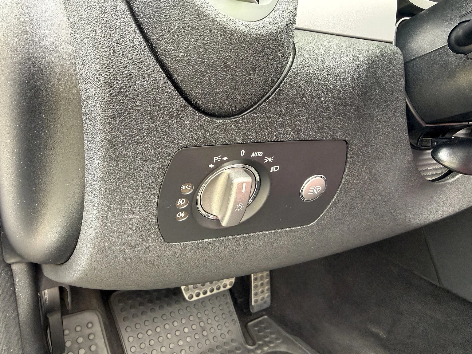 Innenraumfoto von 2005 Mercedes-Benz SLK 55 (13)