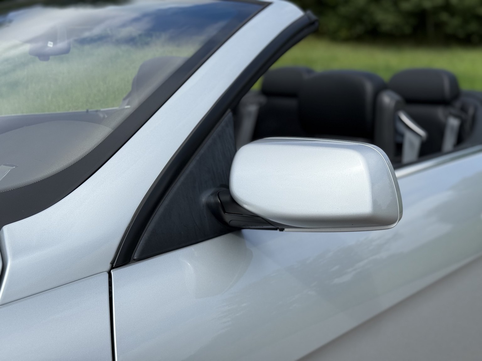 Exterior image of 2004 BMW 645Ci Convertible