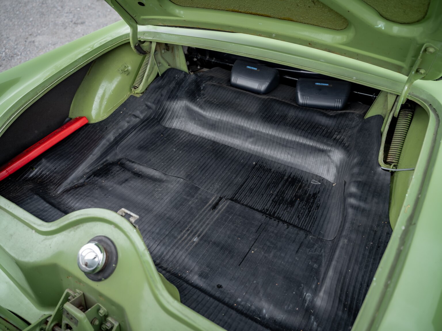 Interior image of 1956 Ford Thunderbird (44)