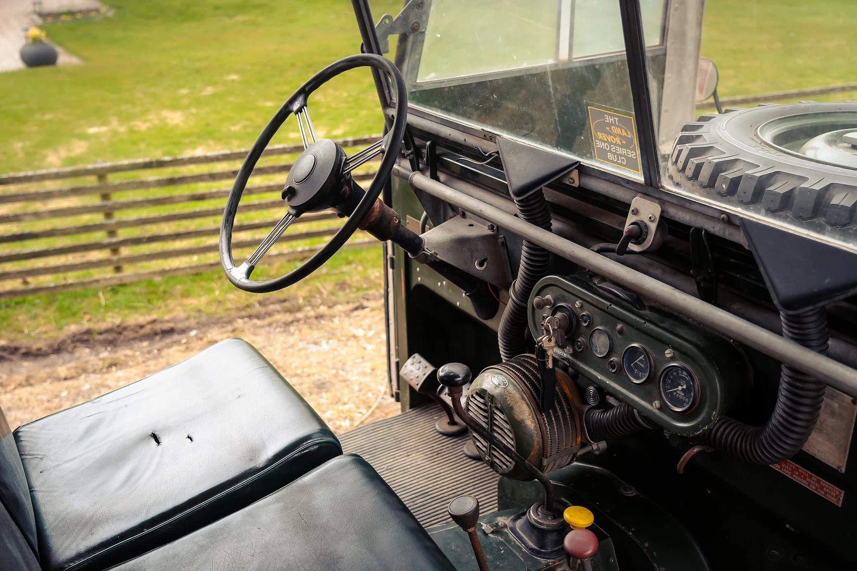 Innenraumfoto von 1953 Land Rover Series 1 Soft Top (24)
