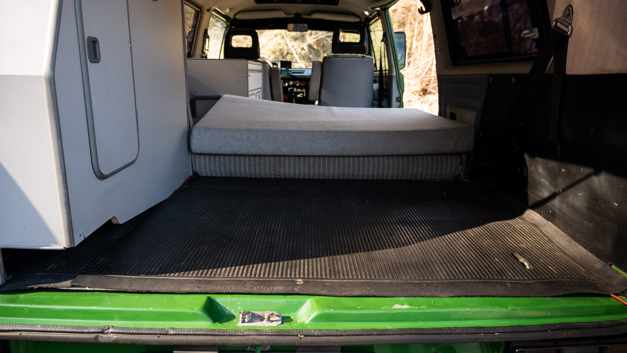 Interior image of 1992 Volkswagen T3 Kombi Syncro 16" Westfalia