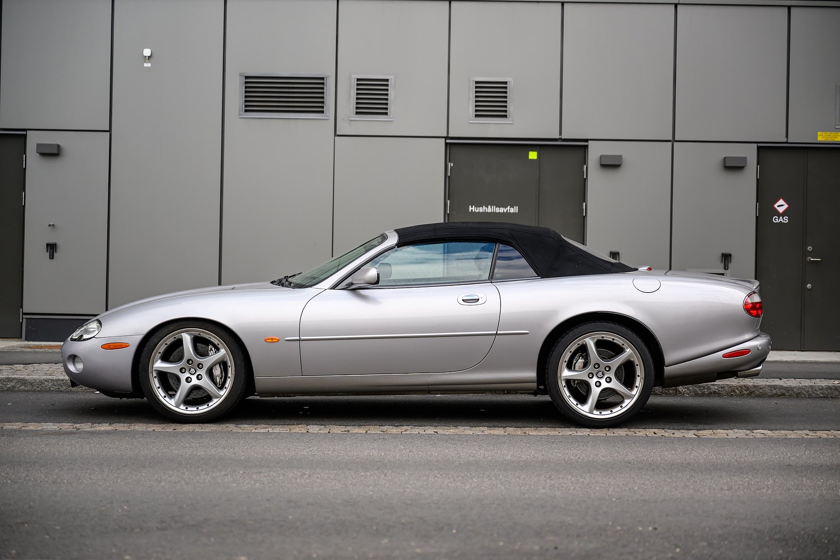 Exterior image of 2001 Jaguar XKR Silverstone