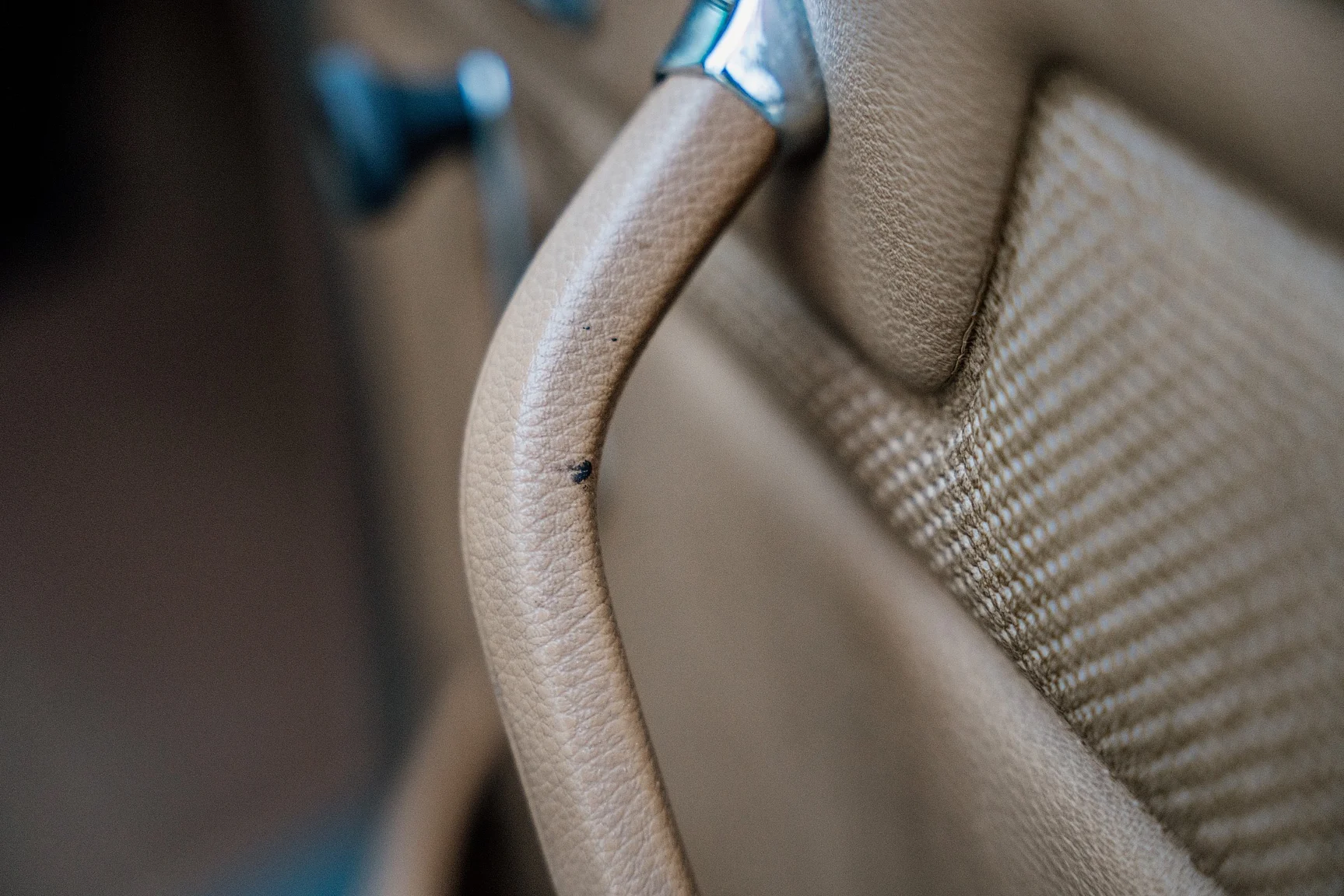 Interior image of 1975 Mercedes-Benz 240 D 3.0 (42)