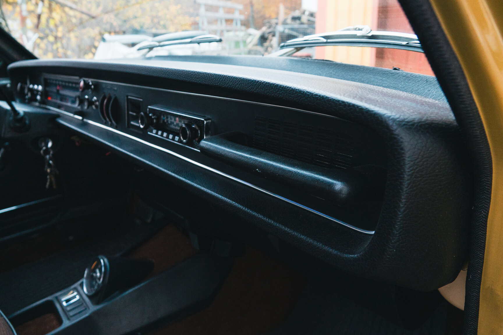 Interiörbild 1971 Volvo 144 2.0 Automat