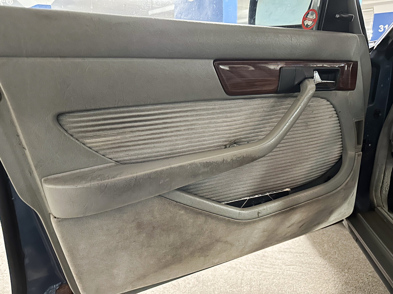 Interior image of 1985 Mercedes-Benz 500 SEL