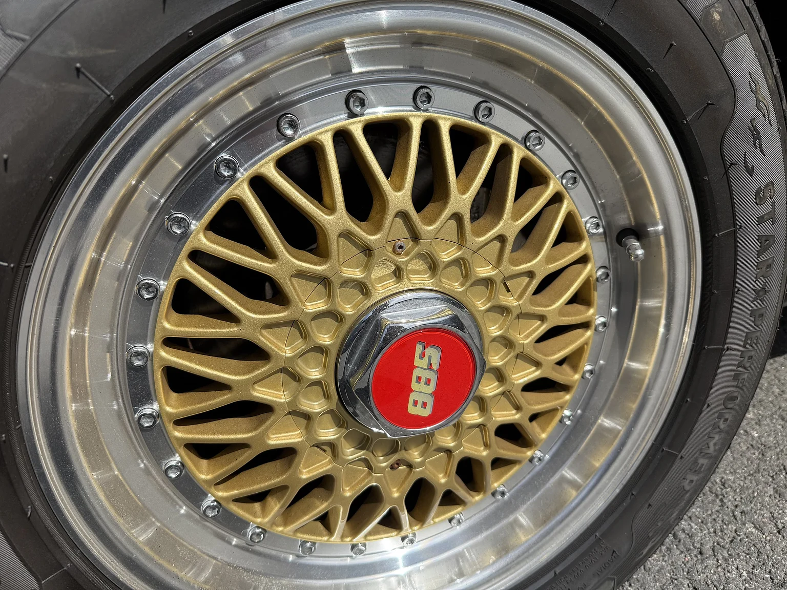 Exterior image of 1985 Jaguar XJS HE (35)