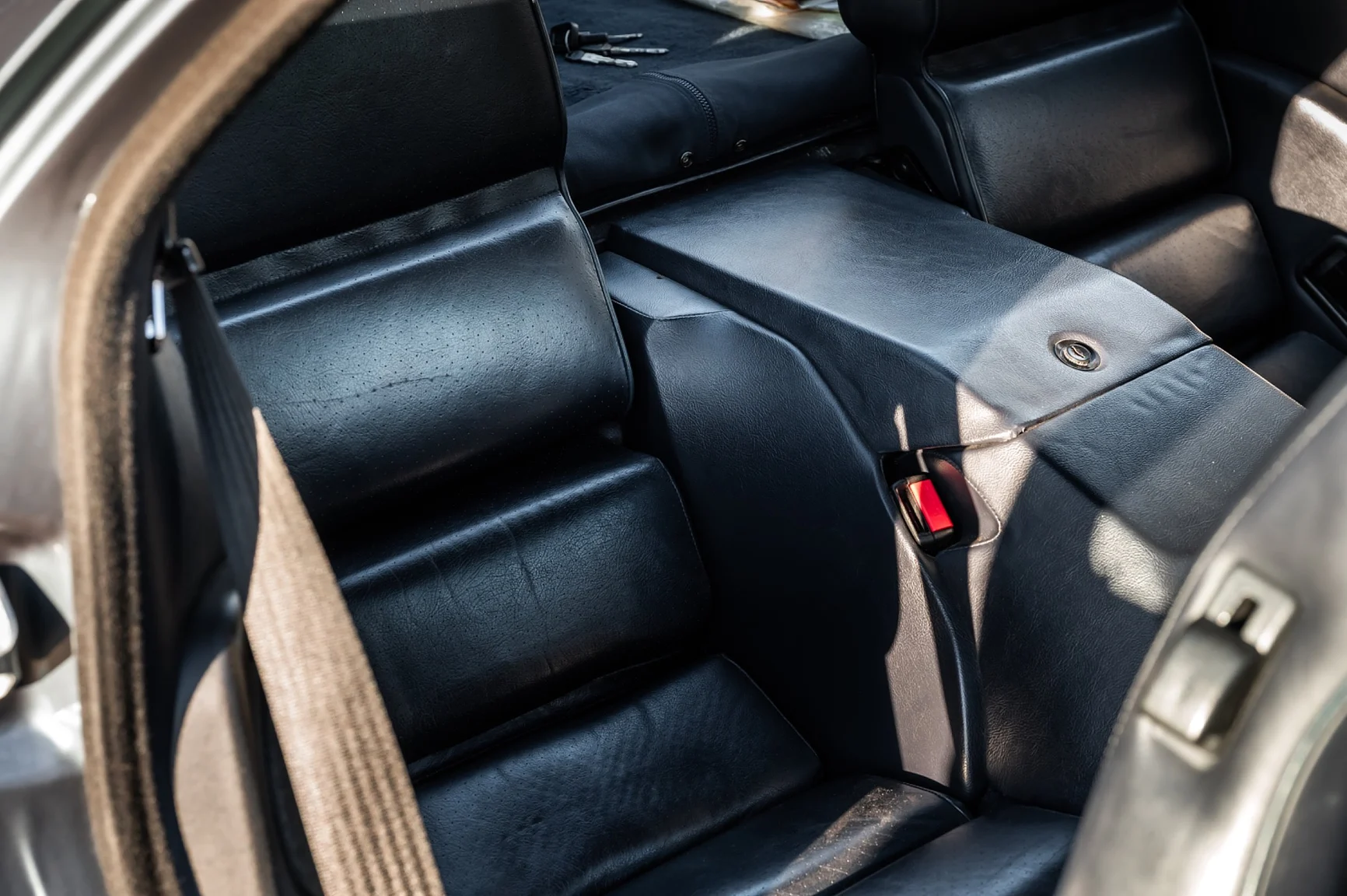 Interior image of 1988 Porsche 928 S4 (19)