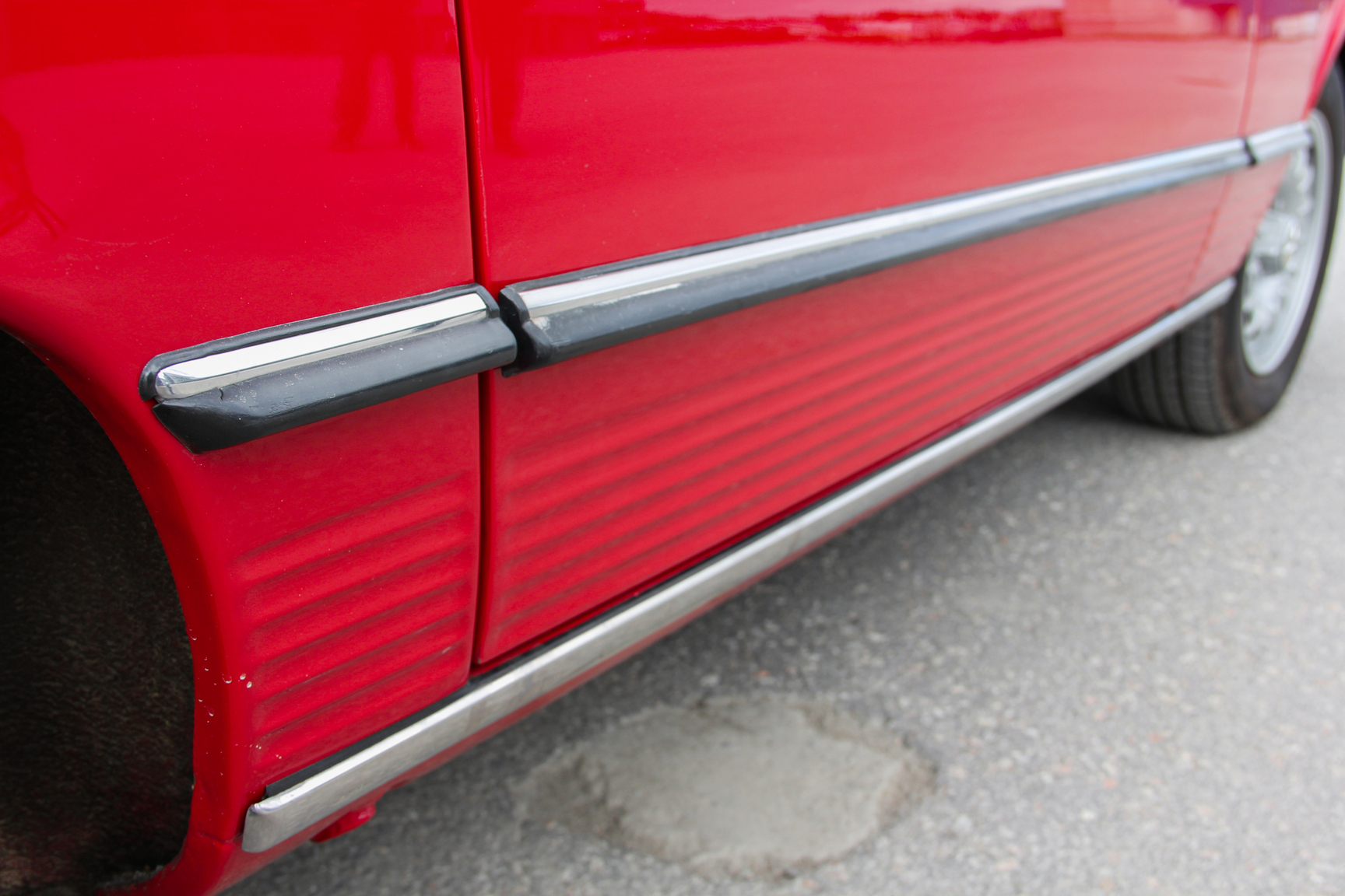 Exteriörbild på 1975 Mercedes-Benz 280 SL (24)