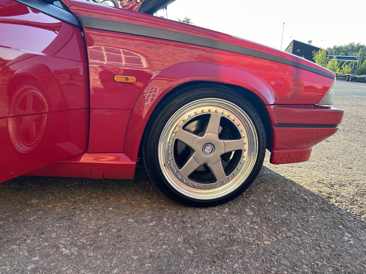 Aussenfoto 1988 Alfa Romeo 75 (28)