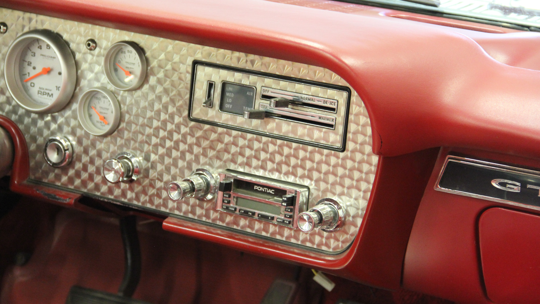 Innenraumfoto von 1967 Pontiac GTO Convertible 