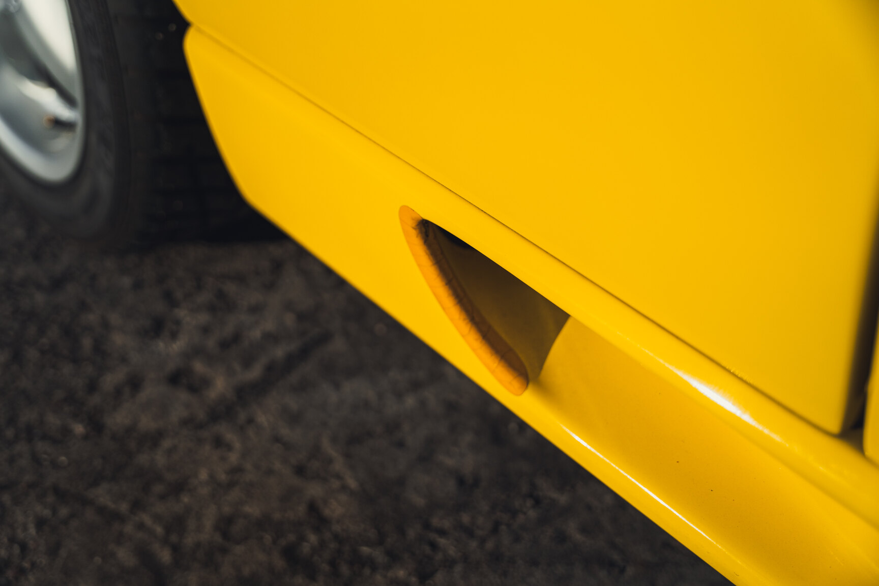 Exterior image of 1989 Lotus Esprit Turbo SE