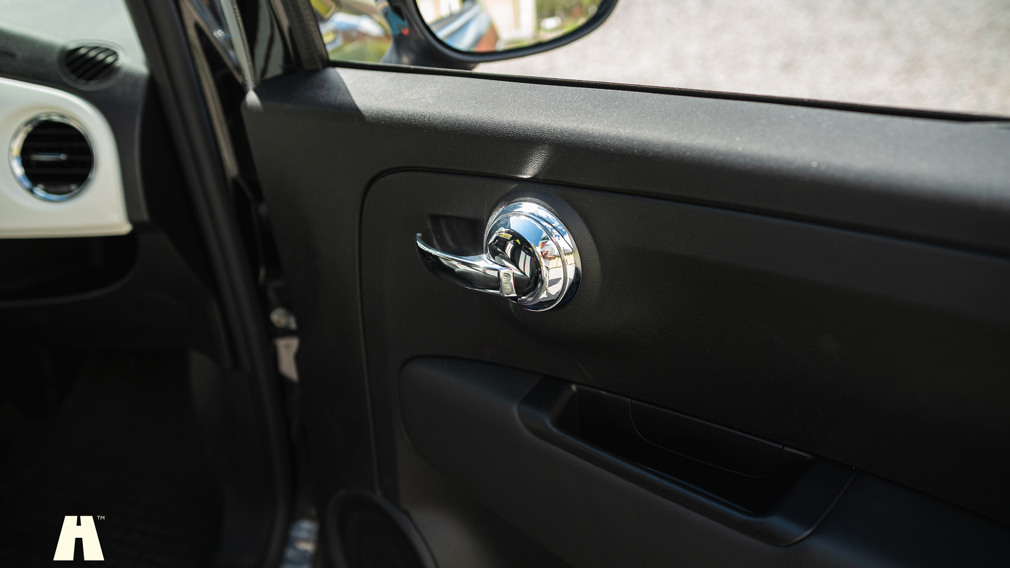 Interior image of 2012 FIAT 500 GUCCI