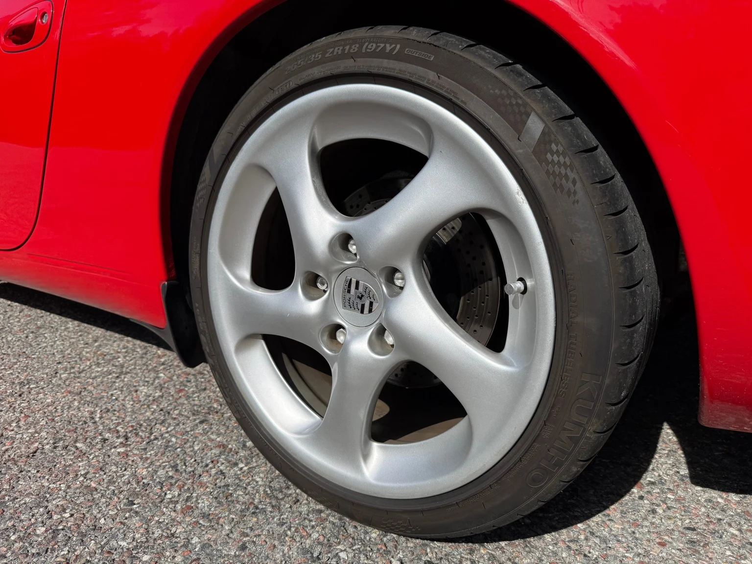 Exterior image of 1998 Porsche 911 Carrera (47)