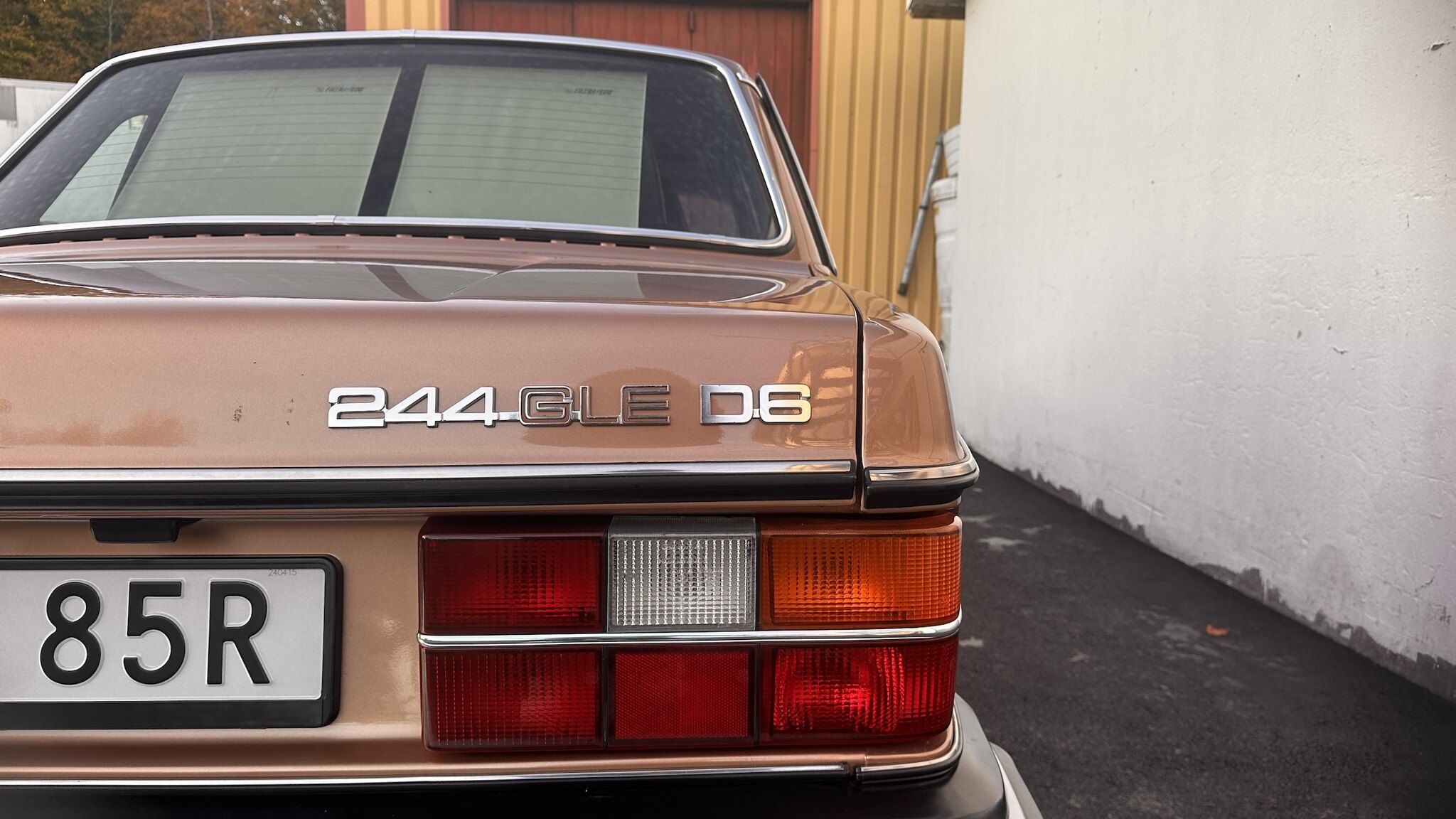 Exteriörbild på 1981 Volvo 244 GLE D6