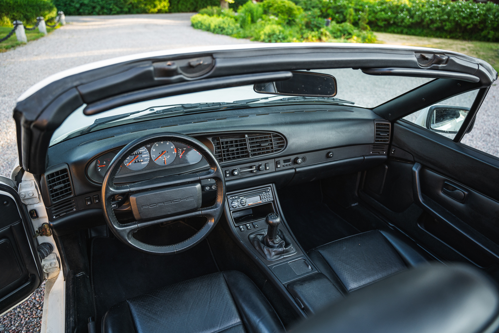 Interior image of 1991 Porsche 944 Turbo Cabriolet