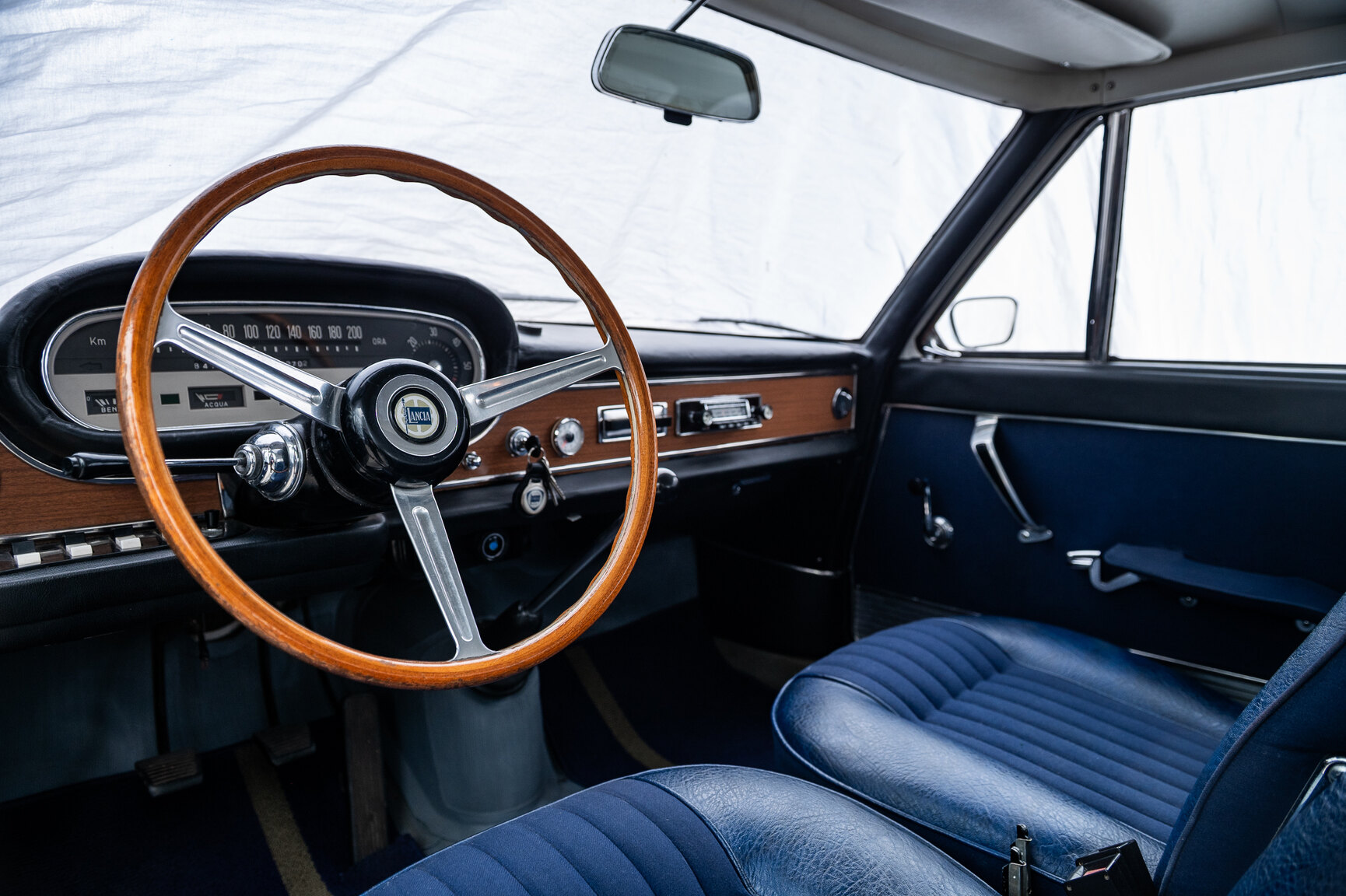 Interior image of 1965 Lancia Flavia Coupé