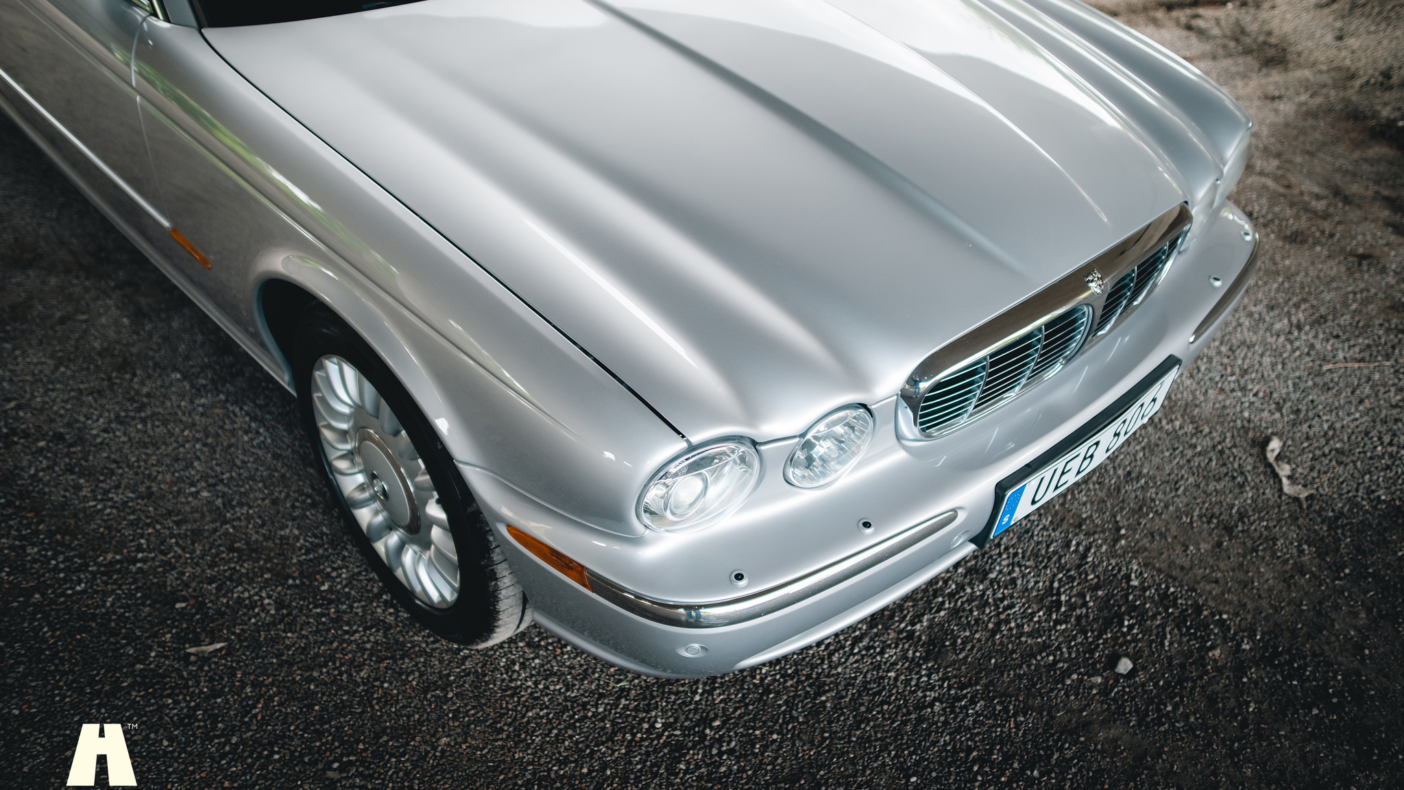 Exterior image of 2003 Jaguar XJ Super V8