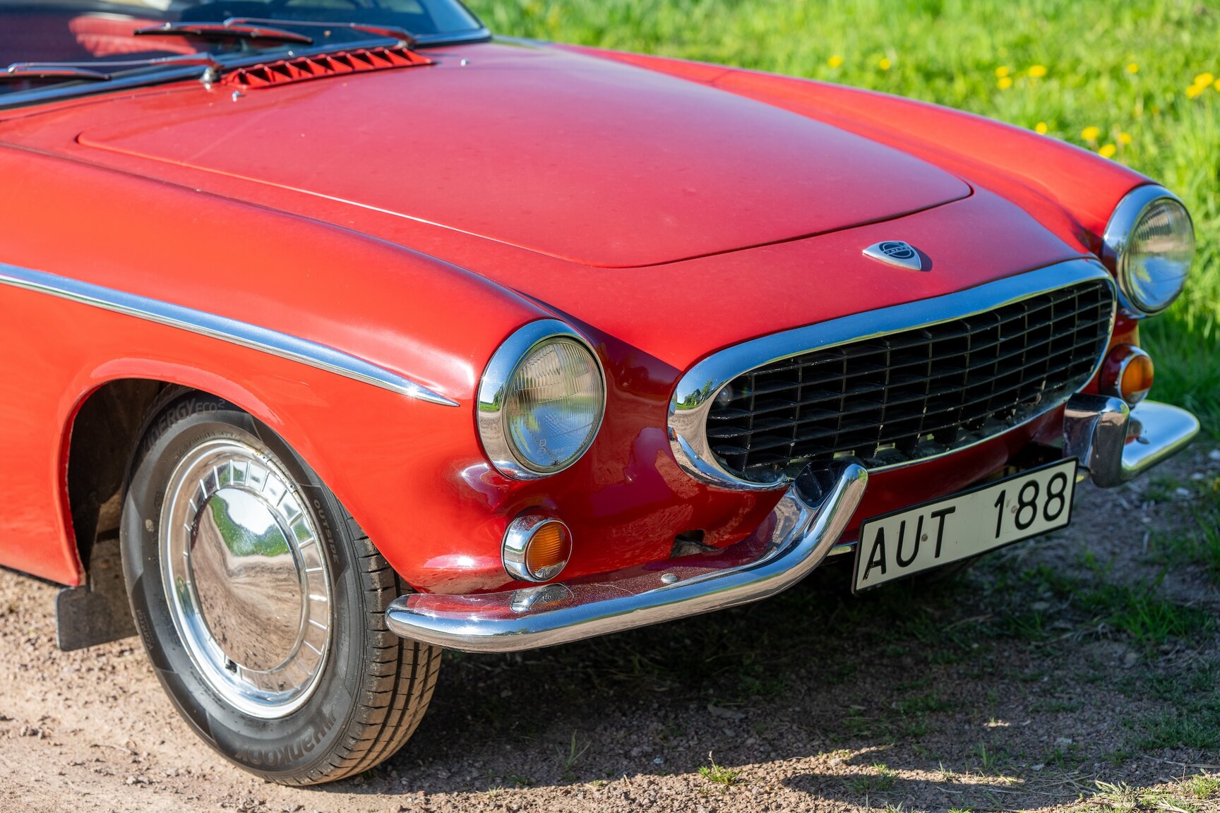 Exterior image of 1961 Volvo P1800