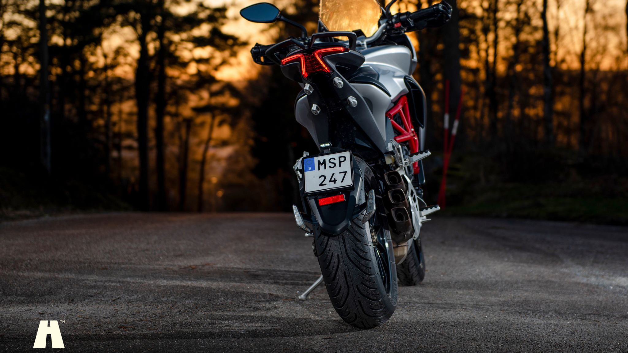 Exteriörbild på 2015 MV Agusta Veloce Turismo 800