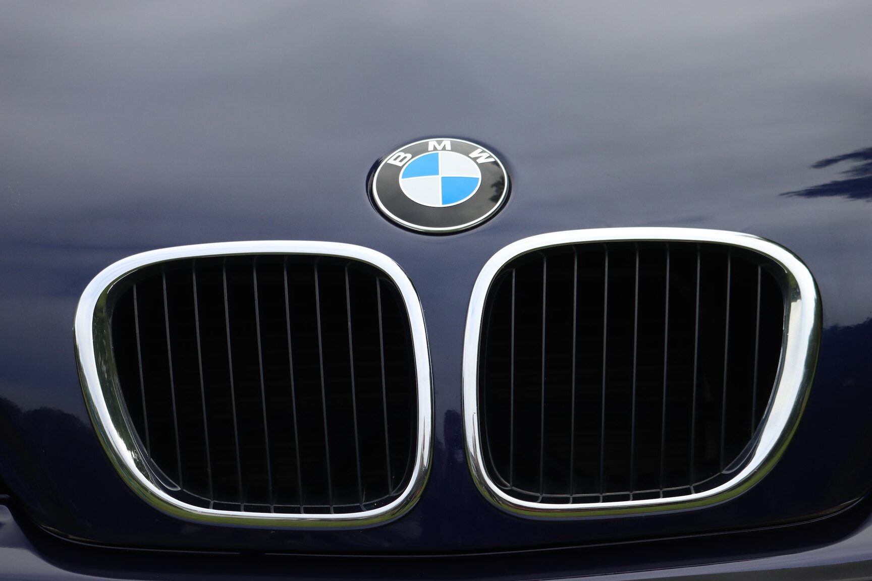 Exterior image of 1999 BMW Z3 1.9i