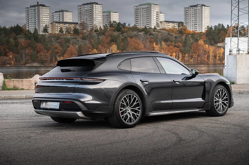 Image of 2022 Porsche Taycan 4S (5)