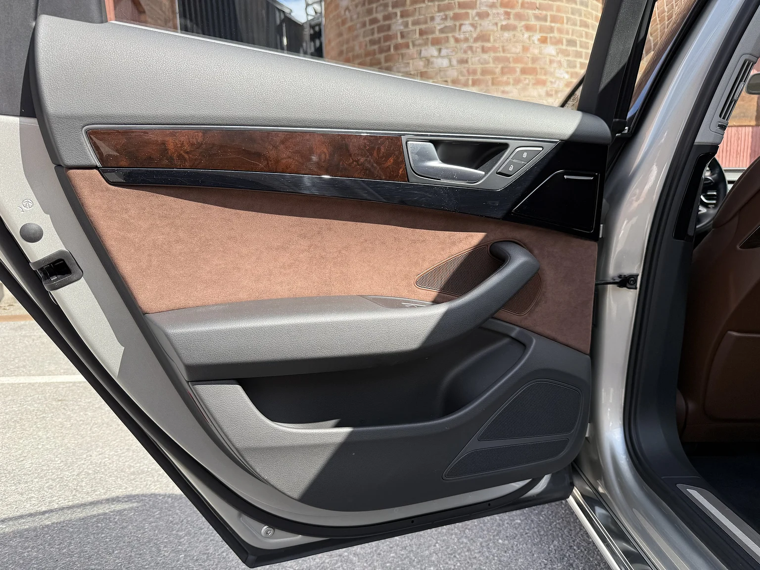Interior image of 2014 Audi A8 4.0 TFSI (57)