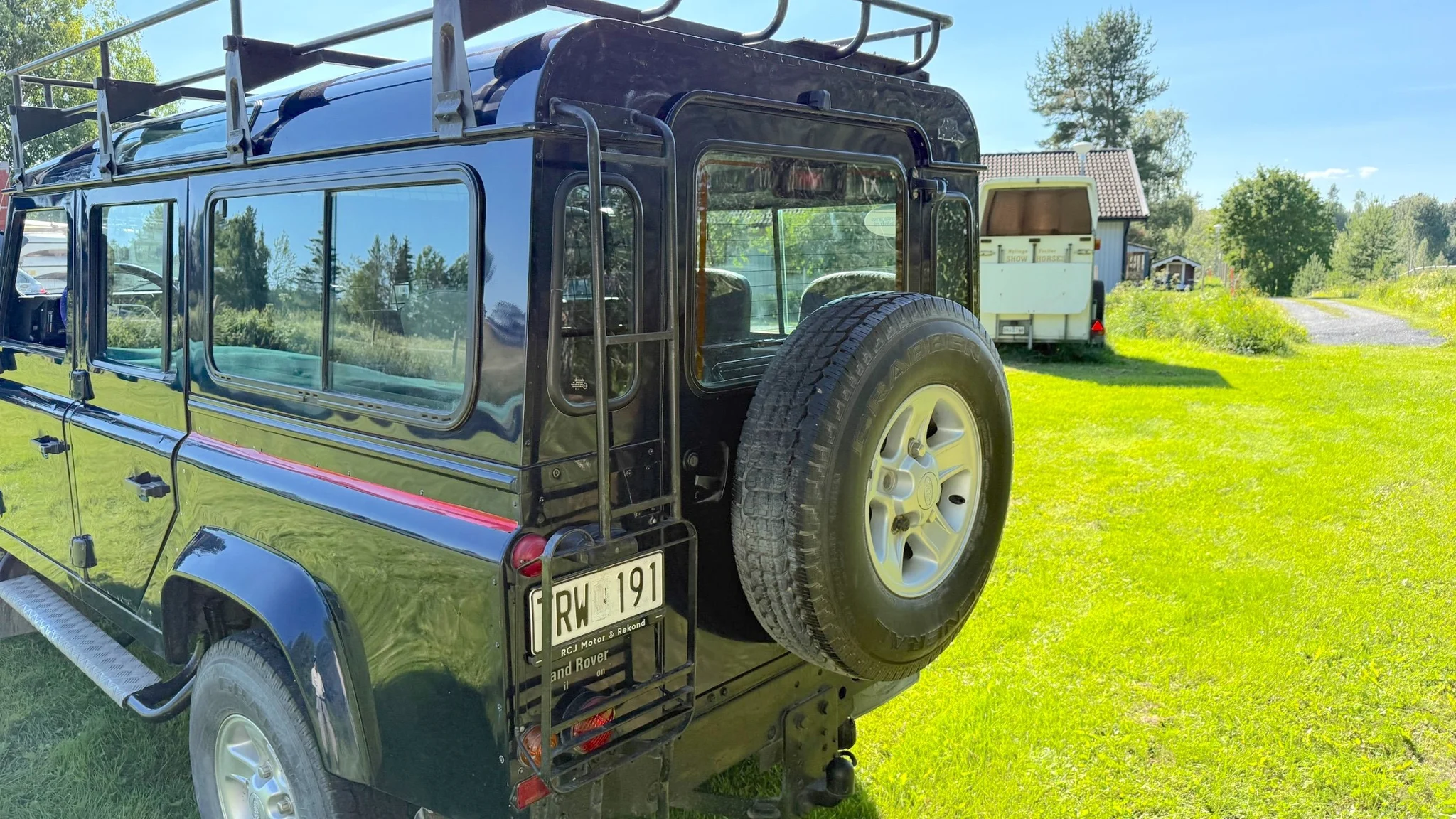 Aussenfoto 2002 Land Rover Defender 110 Kombi Td5 (18)