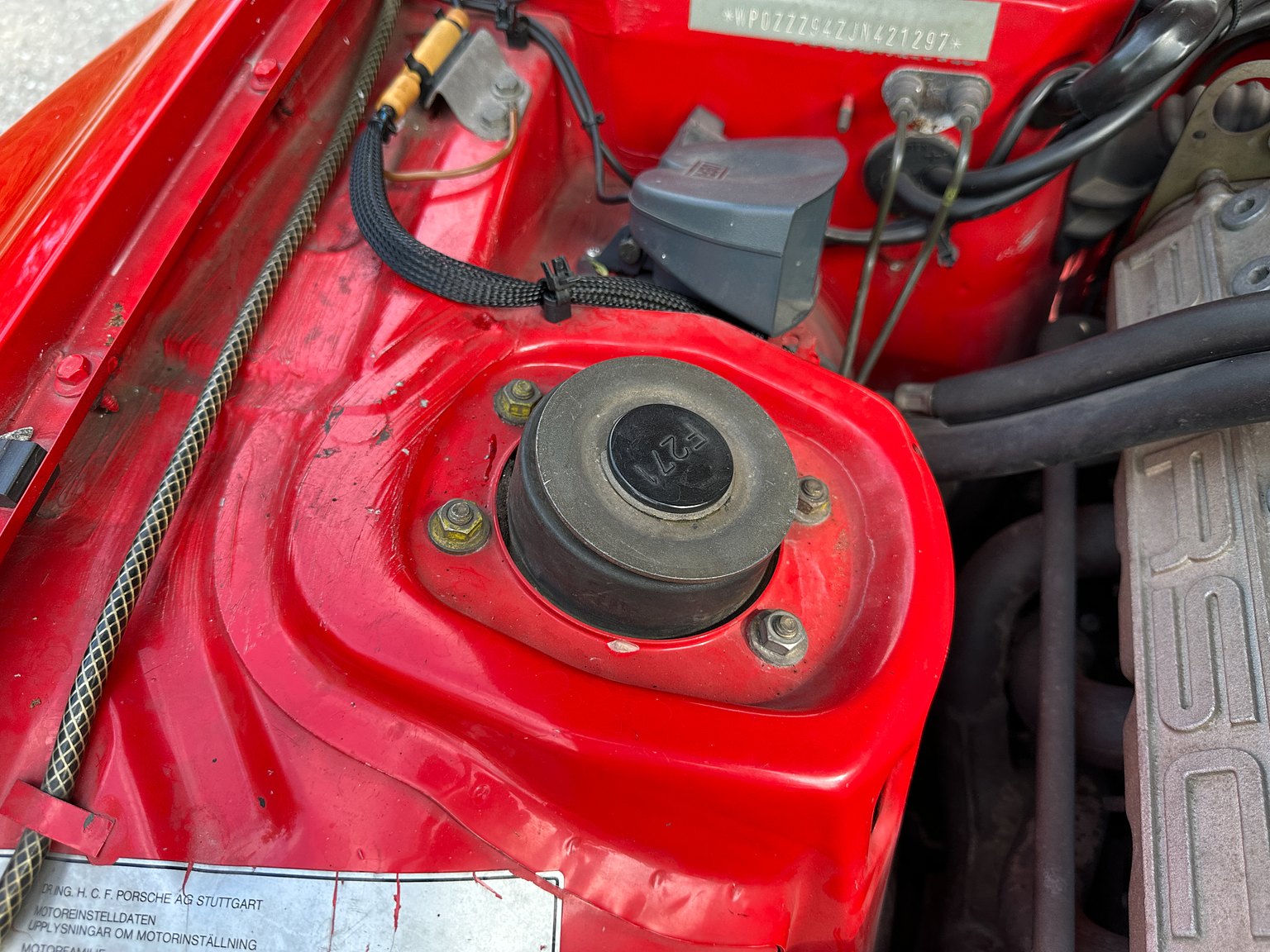 Image of 1988 Porsche 944 mechanics