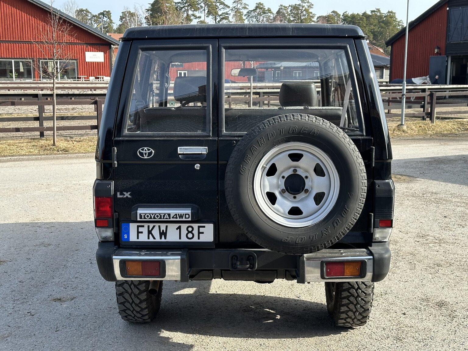 Exterior image of 1993 Toyota Land Cruiser Serie 70