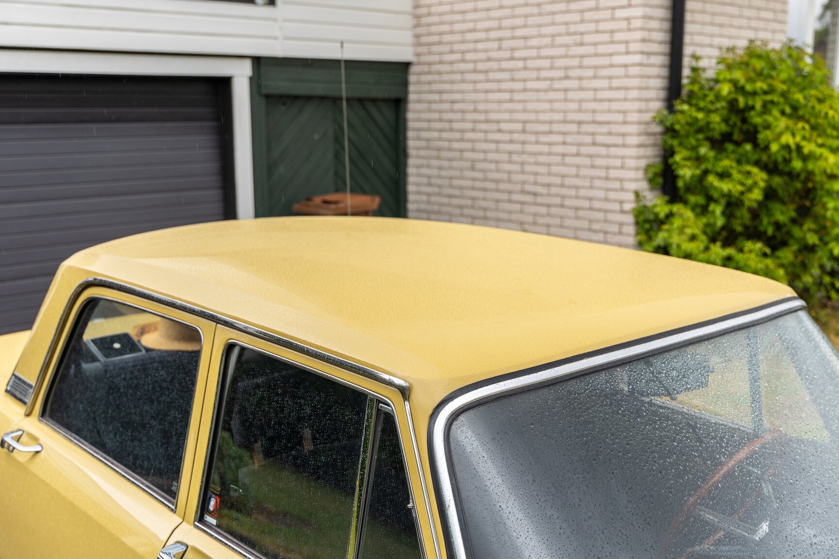 Exterior image of 1974 Alfa Romeo Berlina 2000