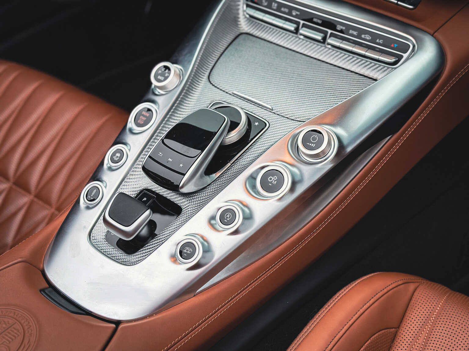 Interior image of 2018 Mercedes Benz AMG GT C (37)