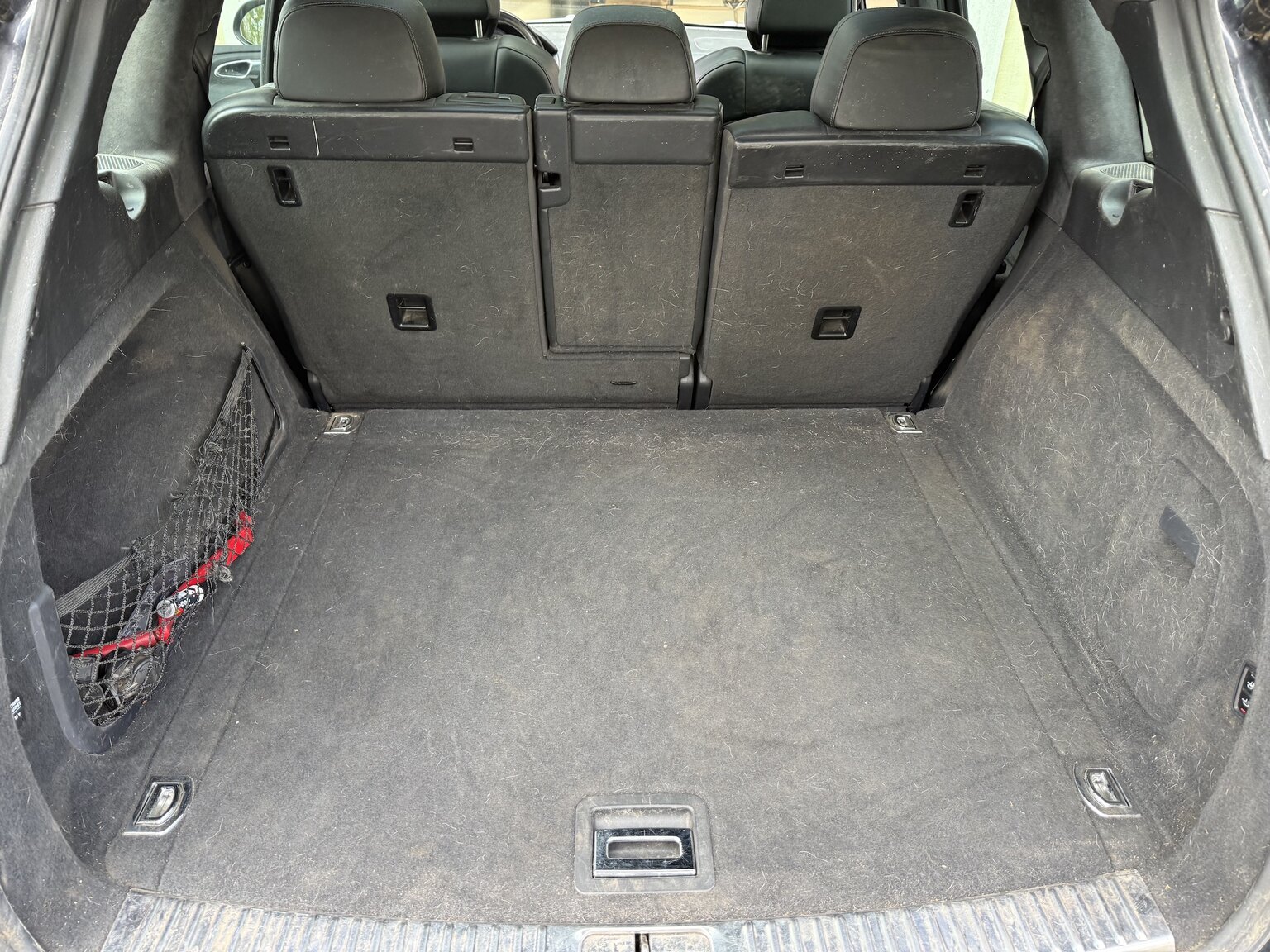 Interior image of 2013 Porsche Cayenne GTS