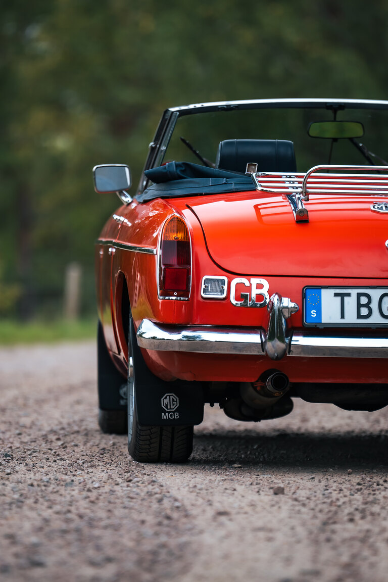 Exterior image of 1973 MG MGB Roadster (34)