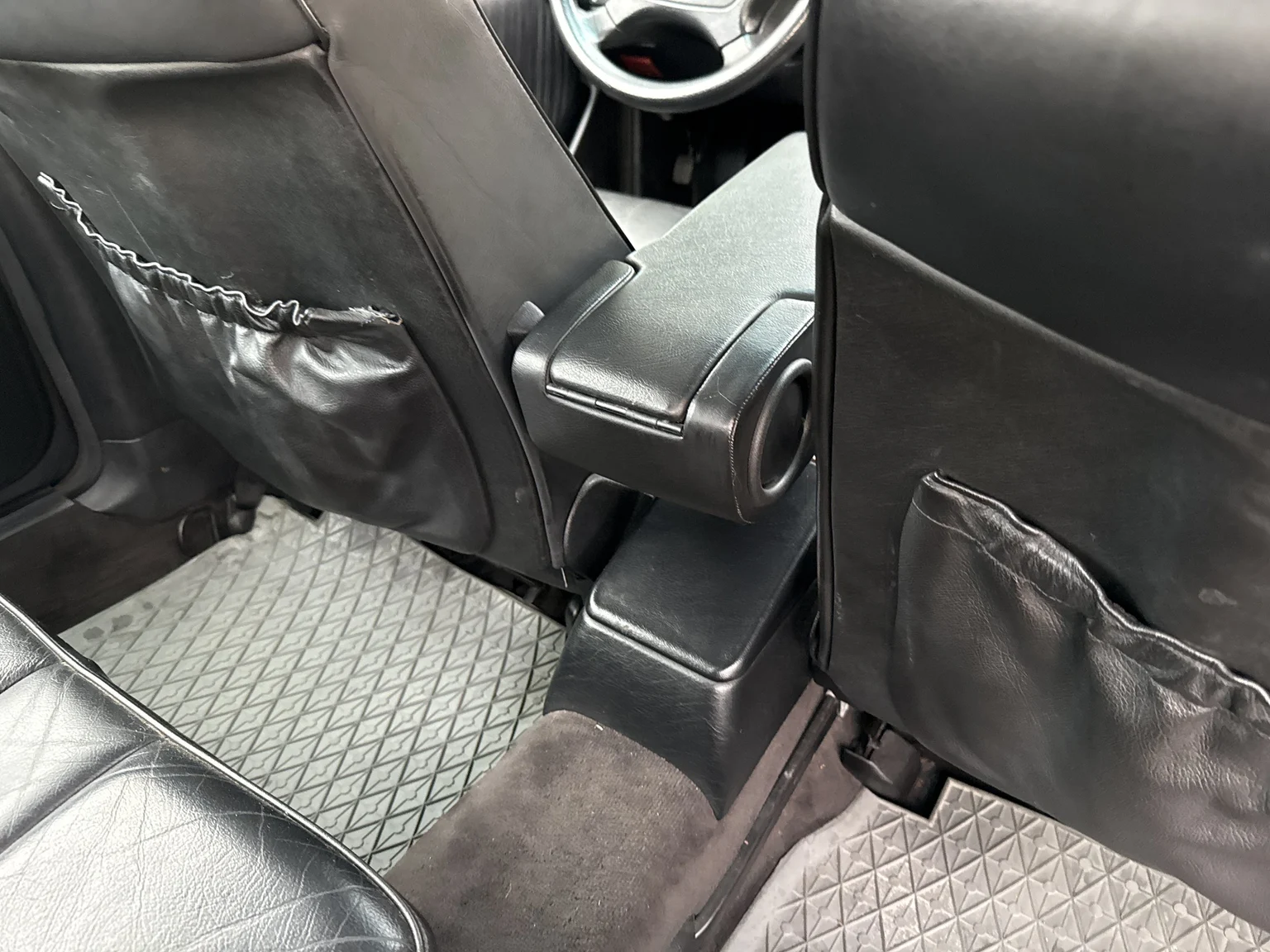 Interior image of 1994 Mercedes-Benz E 320 T (60)