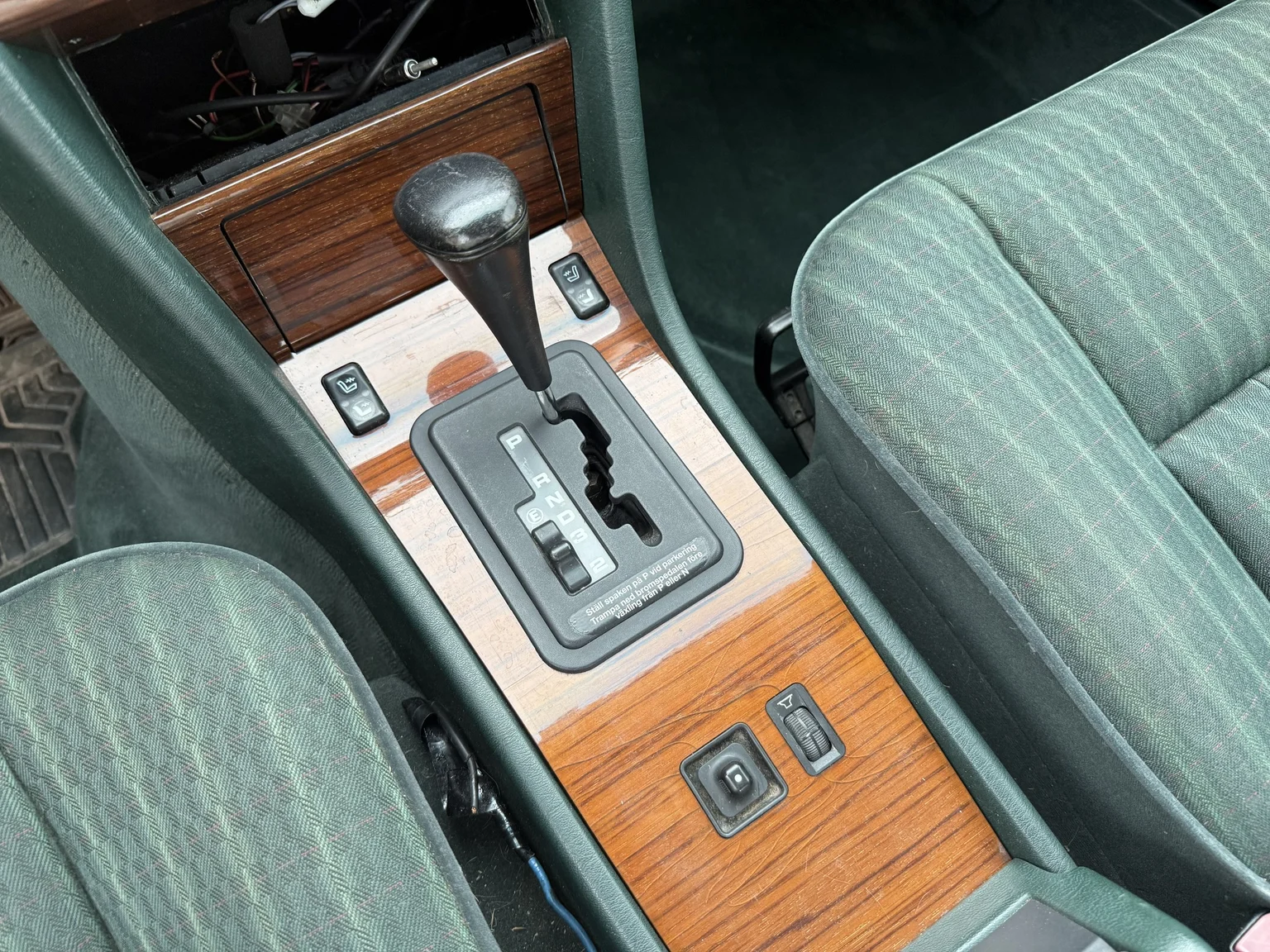 Interiörbild 1991 Mercedes-Benz 300 E 4MATIC (14)