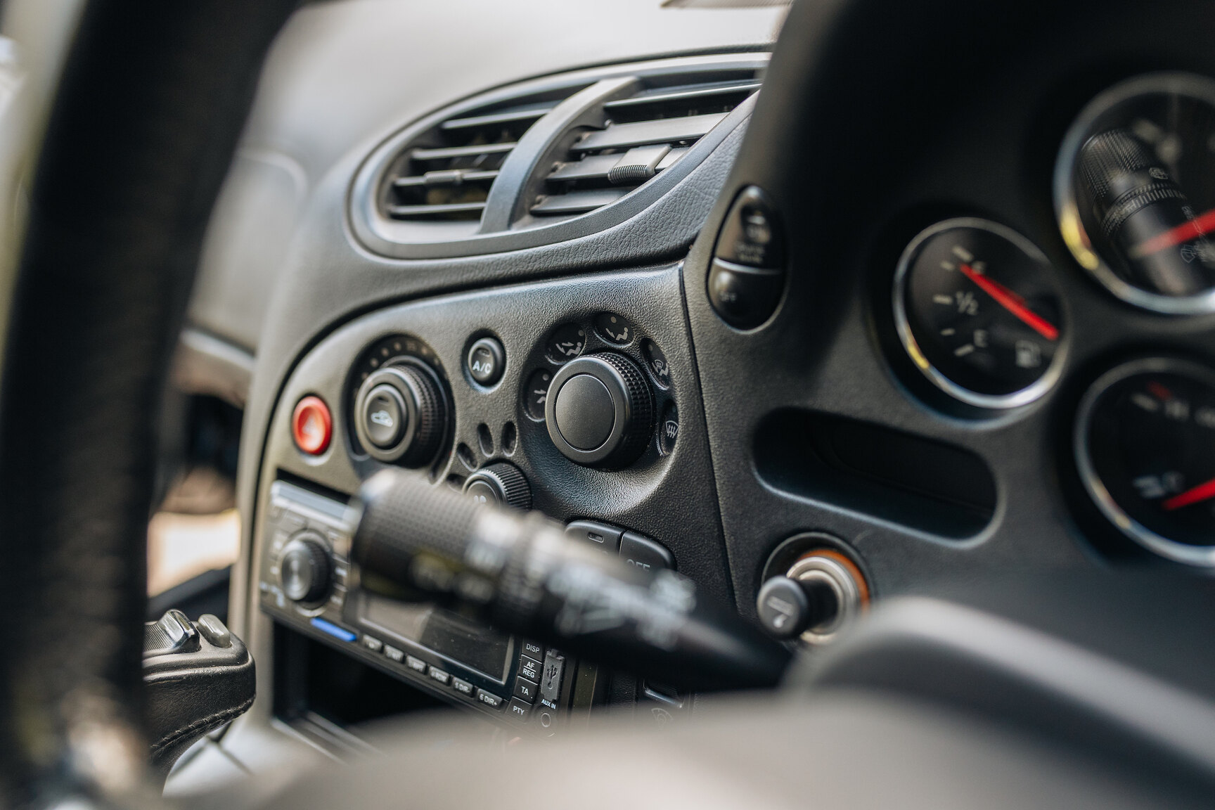 Innenraumfoto von 1994 Mazda RX7 (32)