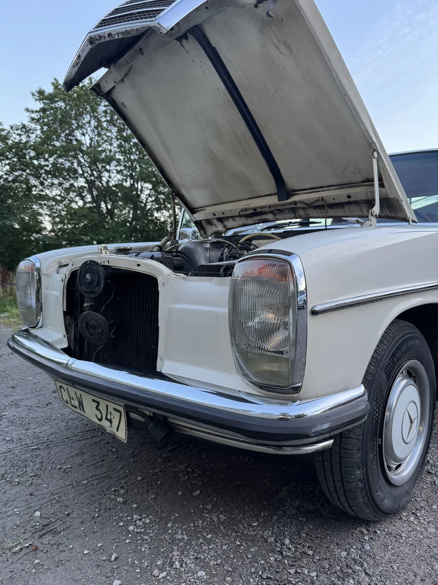 Image of 1972 Mercedes-Benz 200 (13) mechanics