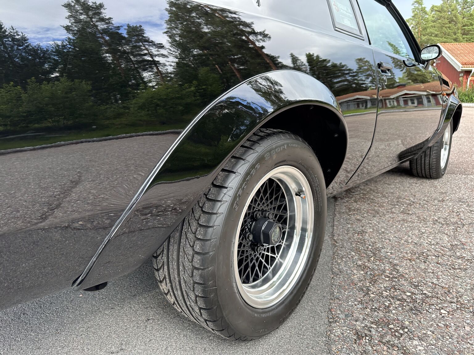 Exterior image of 1987 Buick Grand National "GNX" (44)
