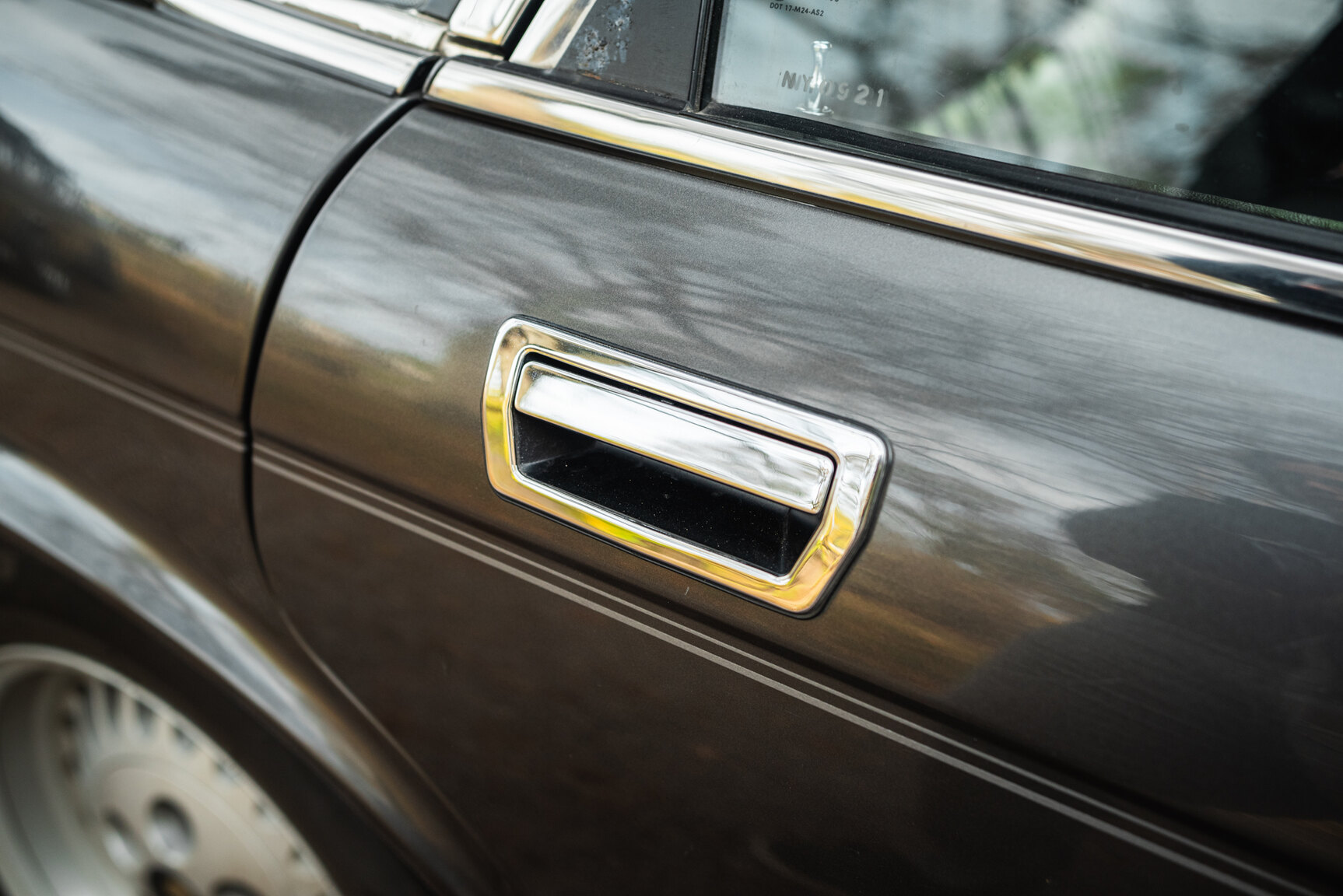 Exteriörbild på 1988 Jaguar XJ Sovereign