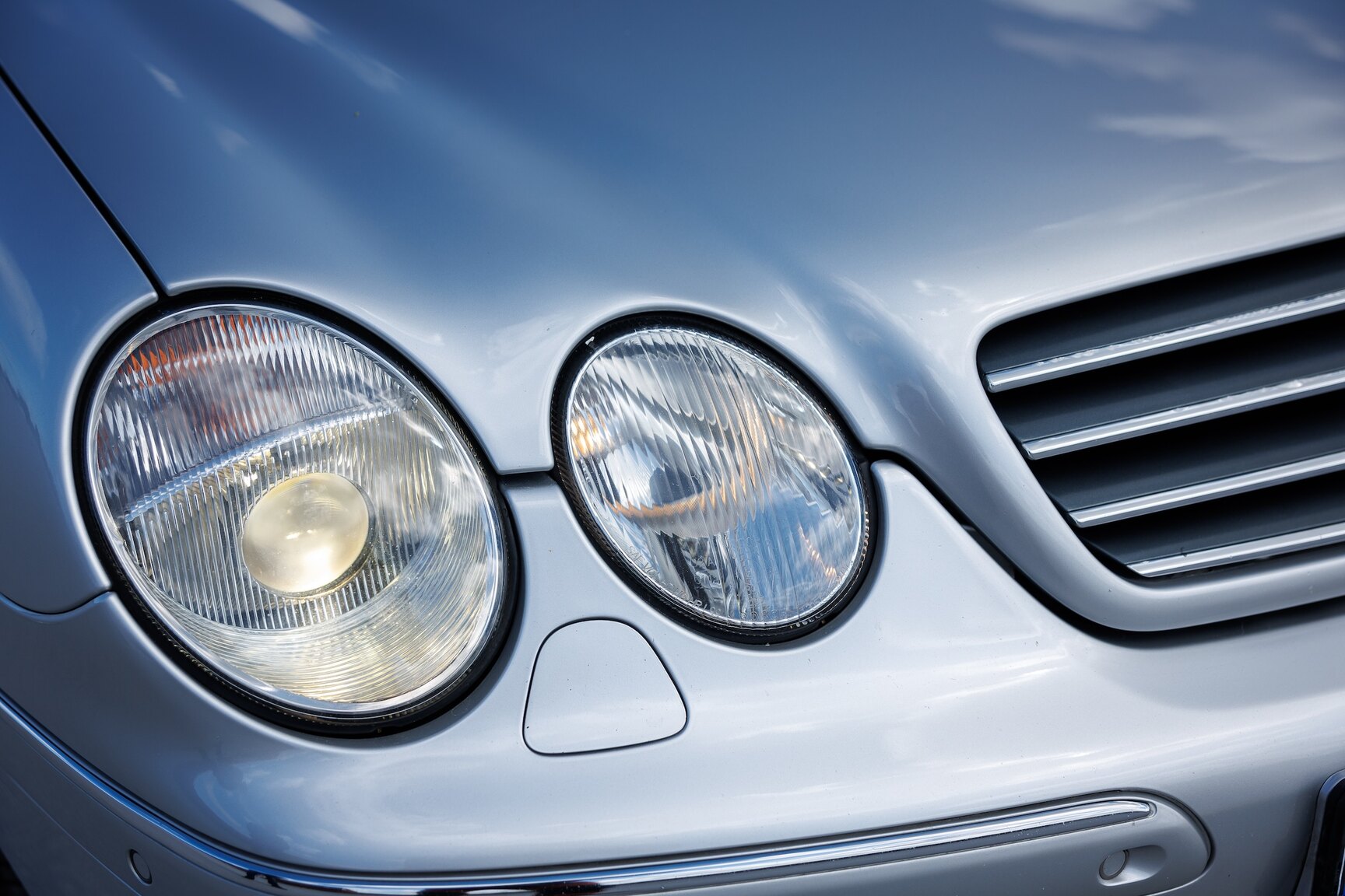 Exteriörbild på 2000 Mercedes-Benz CL600