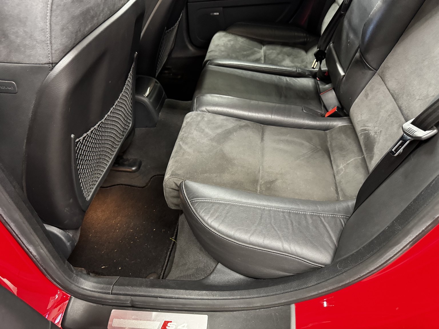 Interior image of 2007 Audi  S4 quattro 4.2 V8 manuell
